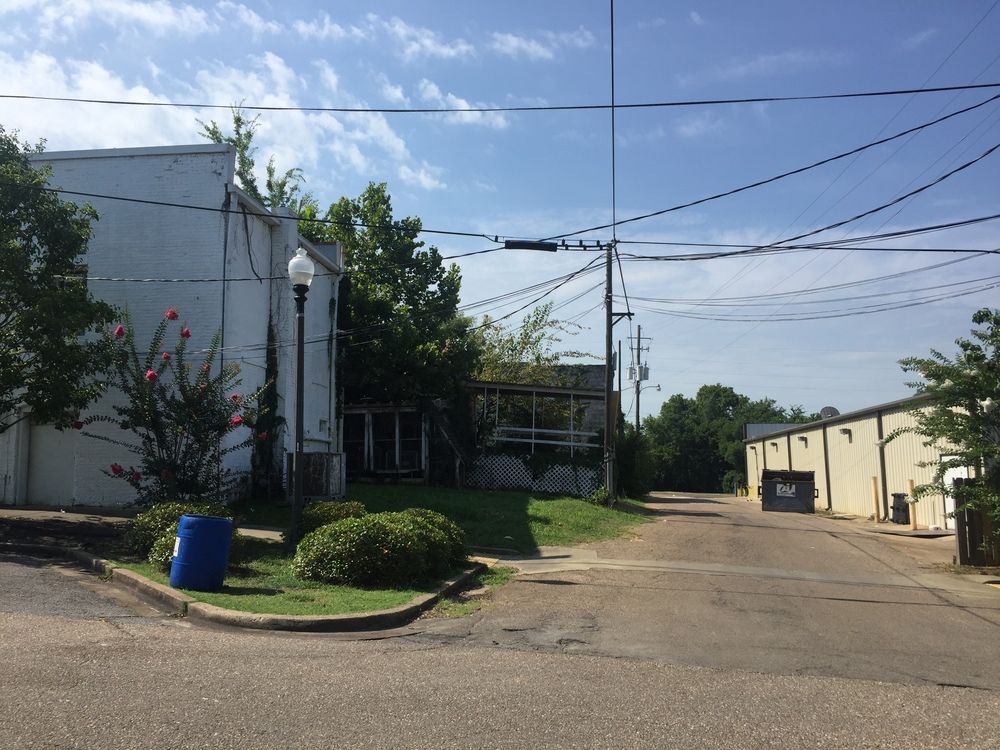 Cadence Bank Building: 293 Water Ave, Uniontown, AL 36786